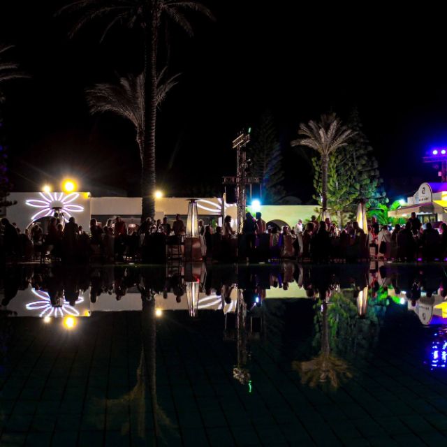 Poolpary bei Nacht 